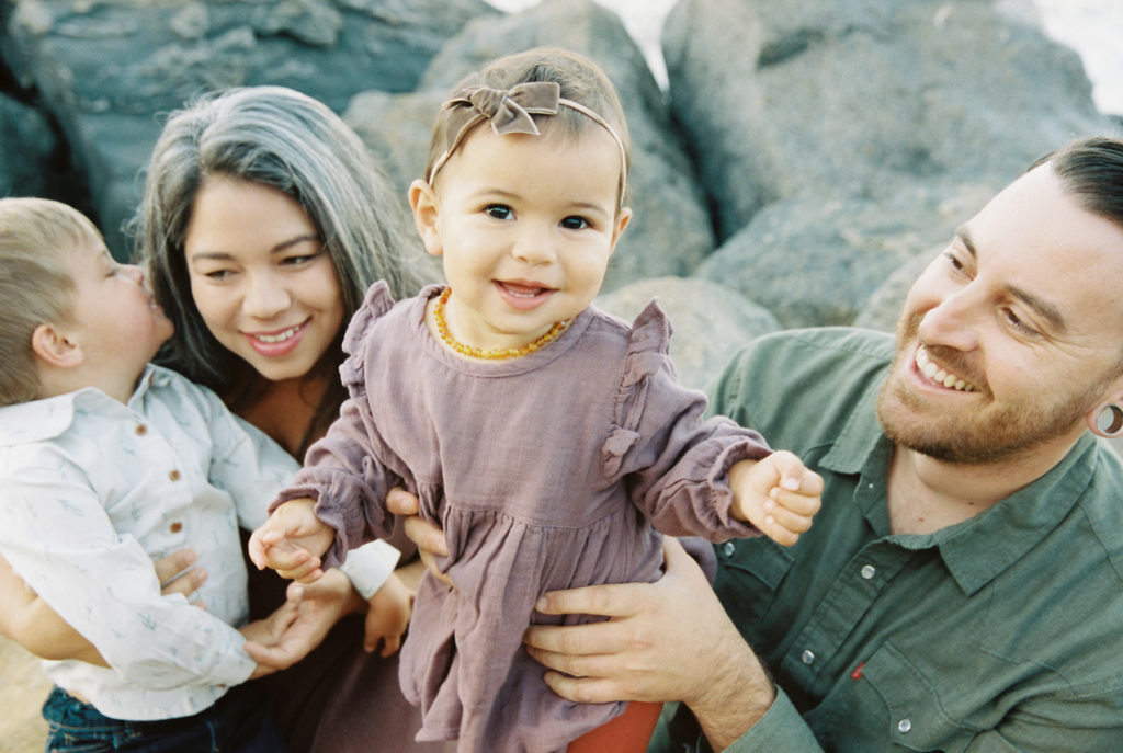 San Diego family photographer specializing in family photography.